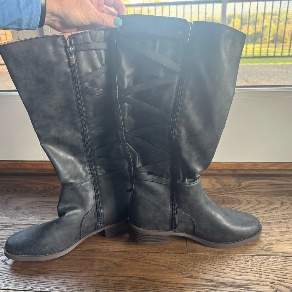 NWOT Journee Collection Navy Riding Boots, size 10 XWC - Picture 7 of 7